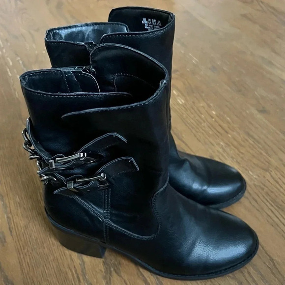 Fergalicious Wishful Moto Buckles & Chains Chunky Heel Combat boots women’s 8.5 - Picture 4 of 11